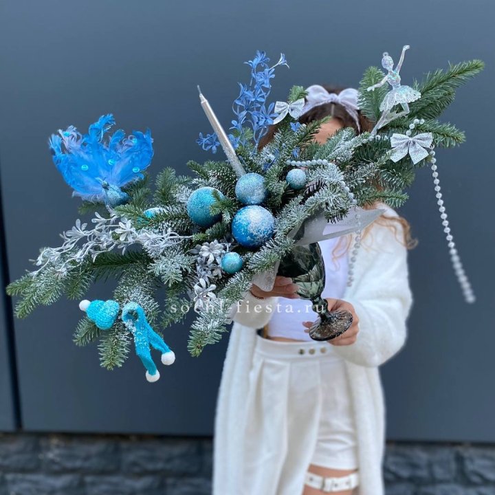 Композиция в бокале голубая в Саранске