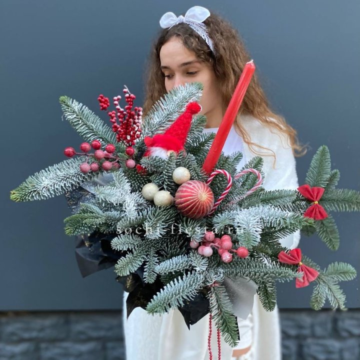 Композиция в бокале красная в Саранске