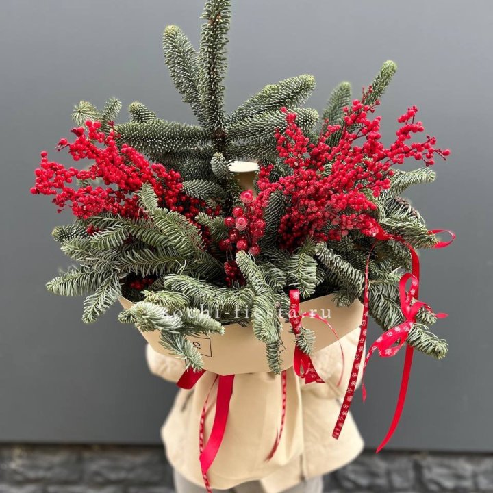 Букет нобилиса и ягод в Саранске