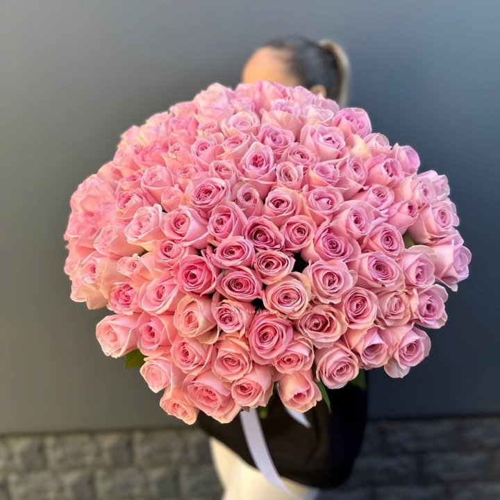 Охапка из 101 розовой розы в Саранске