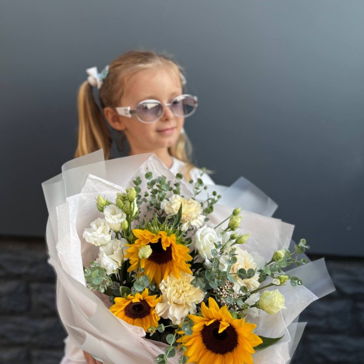  Букет  из стойких цветов с подсолнухами в Саранске