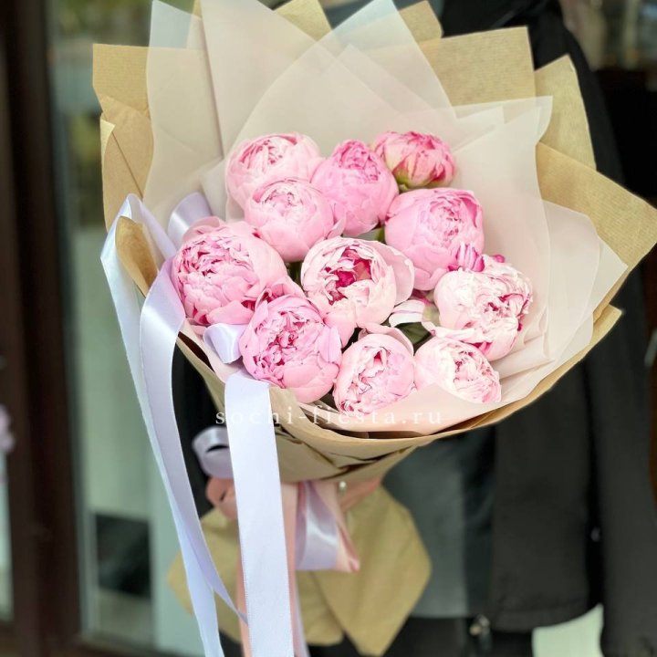 11 пионов в оформлении в Саранске