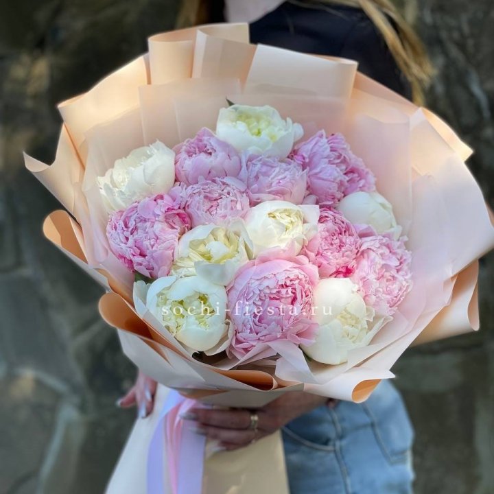 Букет 15 зефирных пионов в Саранске