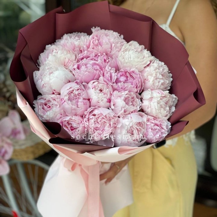 Букет 17 зефирных пионов в Саранске