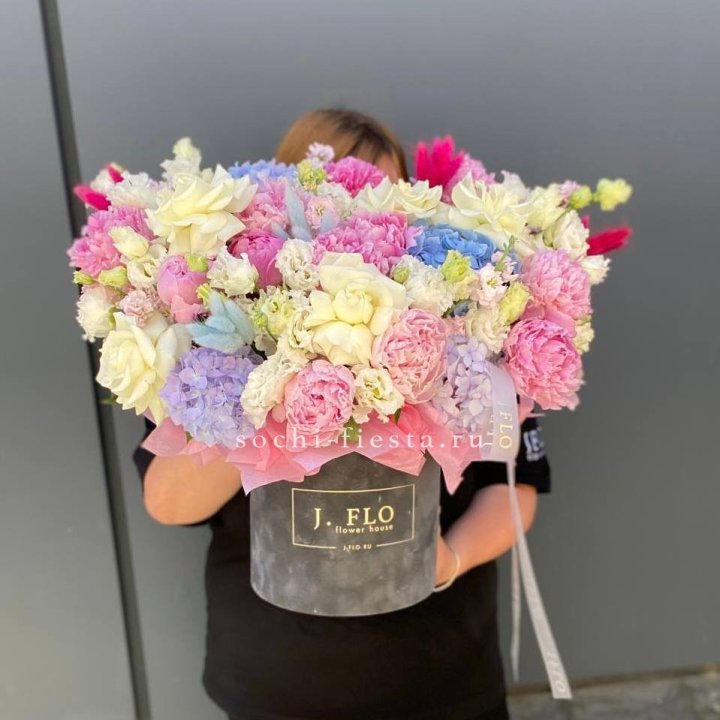 Цилиндр с пионами "Аса" в Саранске