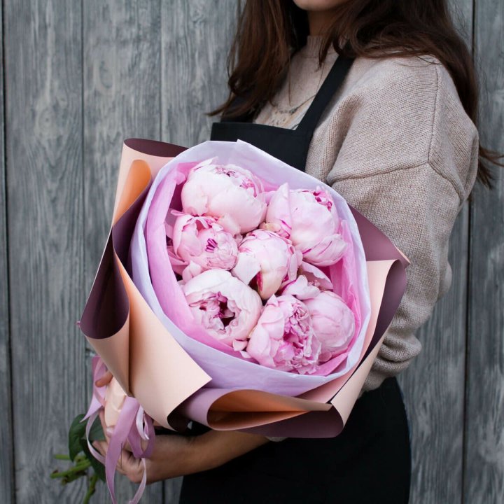 7 зефирных пионов в оформлении в Саранске