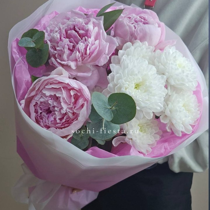  Букет комплимент с пионами в Саранске