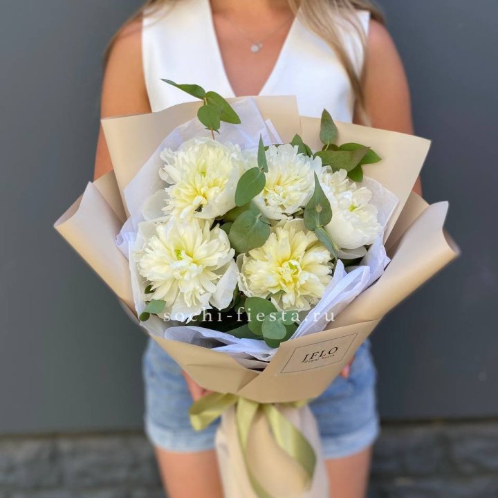  Букет белых пионов в Саранске