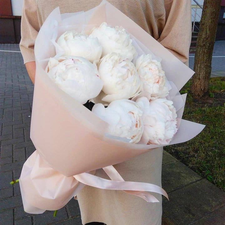 Букет белых пионов в Саранске