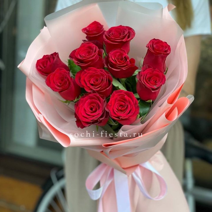 Букет красных роз "Мадам ред" в Саранске