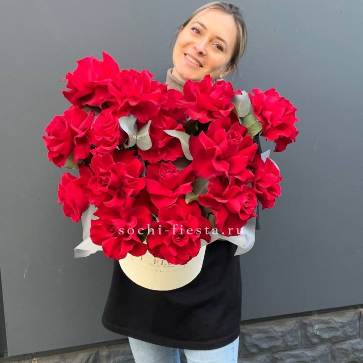 17 Французских роз в боксе в Саранске