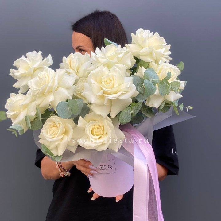 11 Французских белых роз в боксе в Саранске