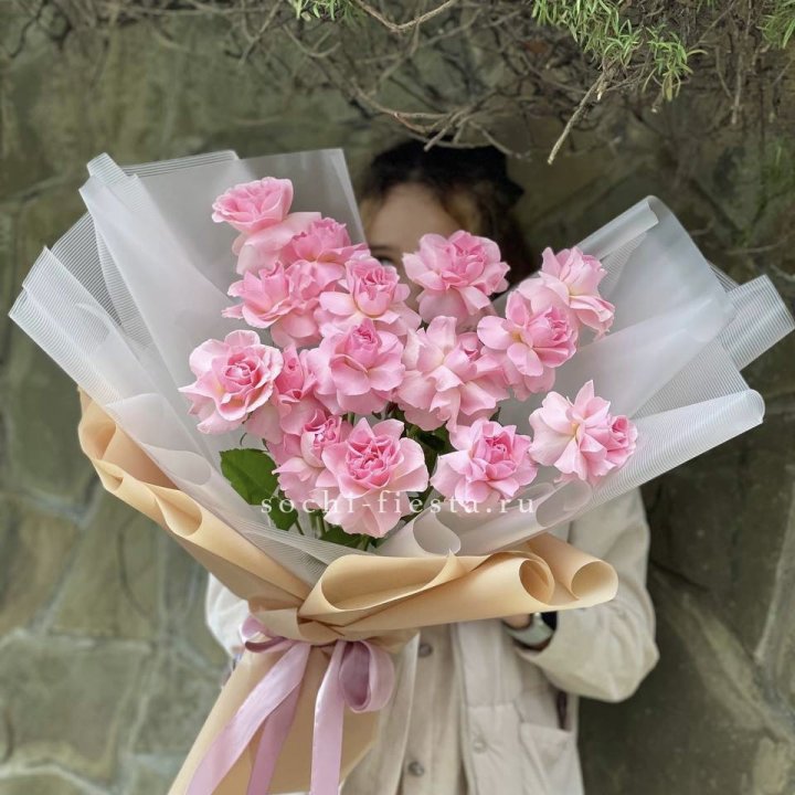 Букет из 15 французских роз Пинк дрим в Саранске