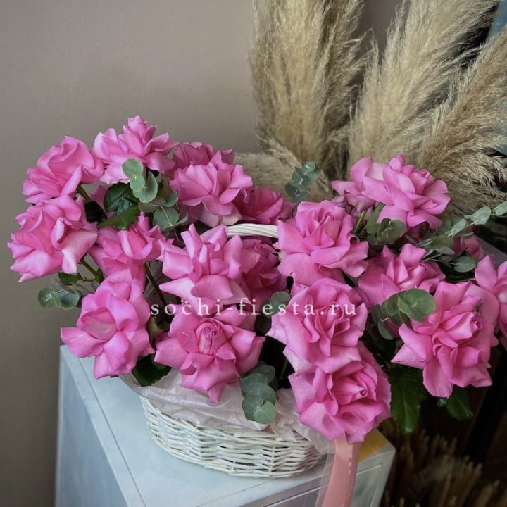 25 роз в цветочной корзине Пинк в Саранске