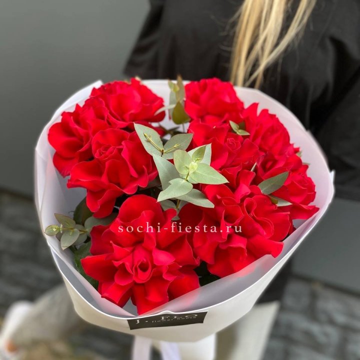 9 Красных французских роз в Саранске