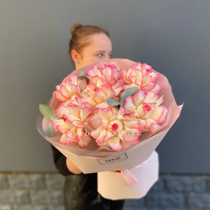 7 французских роз Джумилия в Саранске