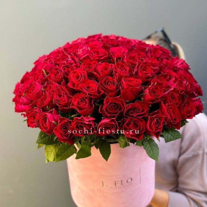 101 кенийская роза в цилиндре в Саранске