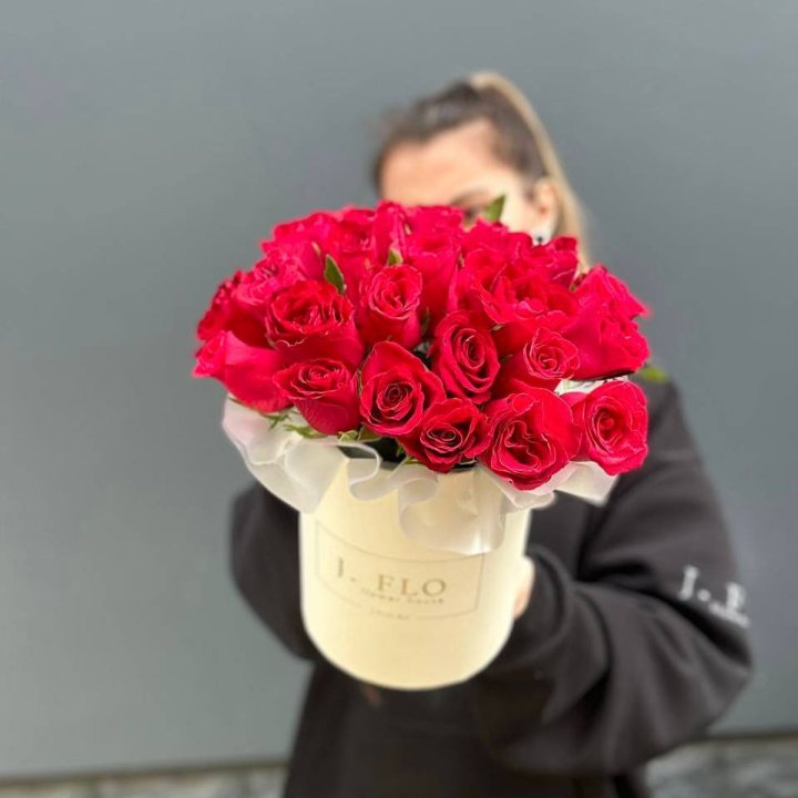 27 кенийских роз в боксе в Саранске