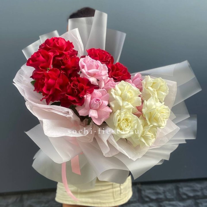 Микс из 17 роз в Саранске