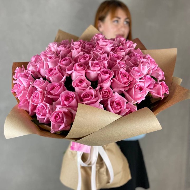 101 розовая роза в Саранске