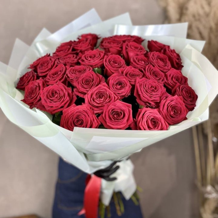 37 красных роз в Саранске