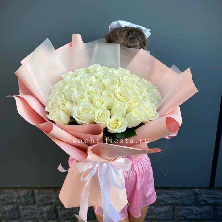 35 белых роз в Саранске