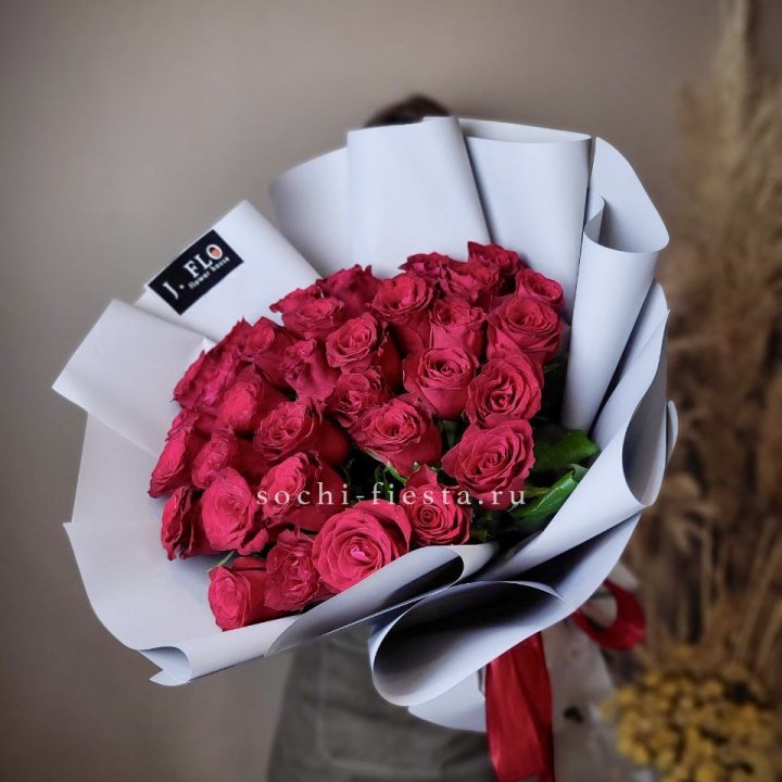 Красные розы 33 шт в Саранске