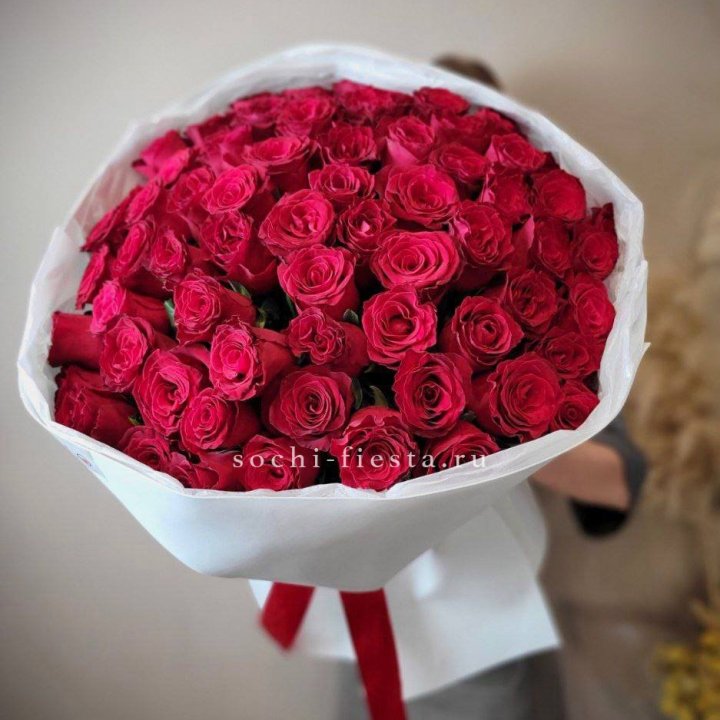 65 красных роз вайт в Саранске