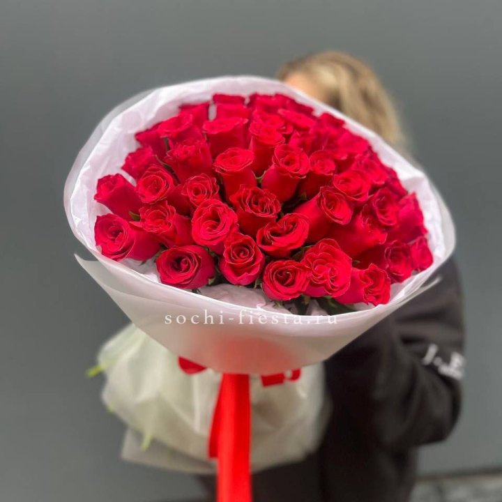 55 красных роз "Амелия" в Саранске