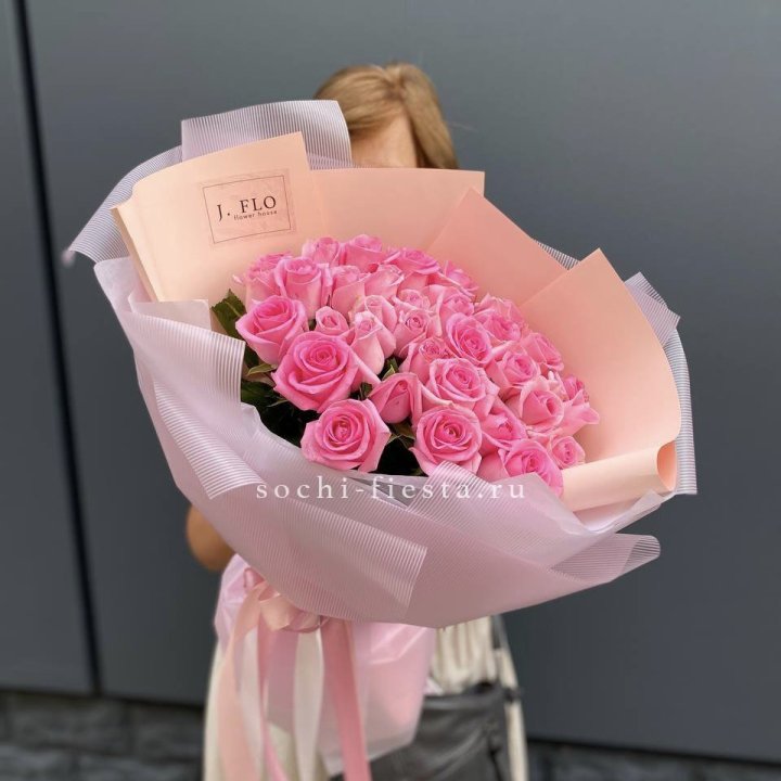 33 Розовые розы в Саранске