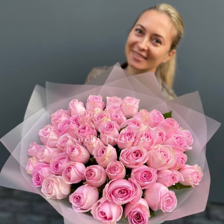 51 розовая роза в Саранске