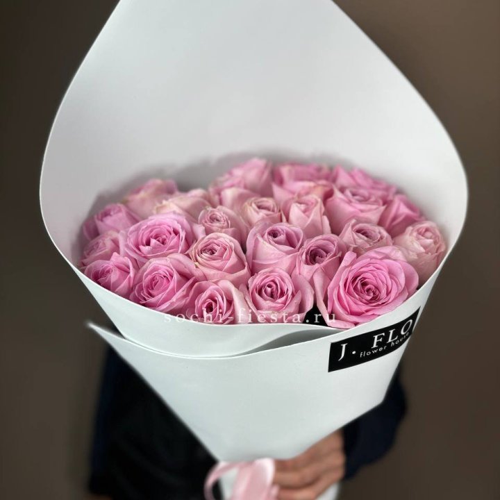 25 розовых роз в Саранске