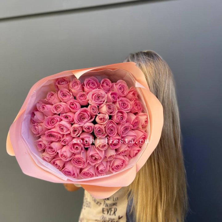 55 розовых роз в Саранске