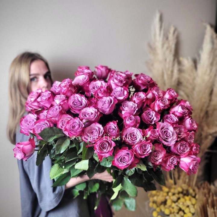 Охапка высоких роз Деп перпел в Саранске