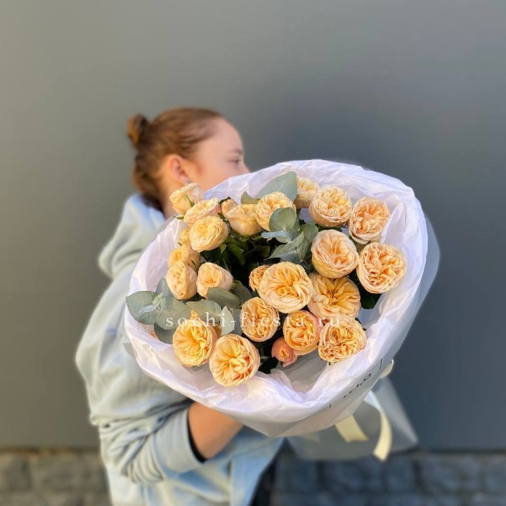 7 пионовидных роз в Саранске