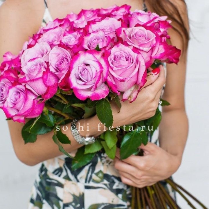 Букет высоких роз Ди перпел в Саранске