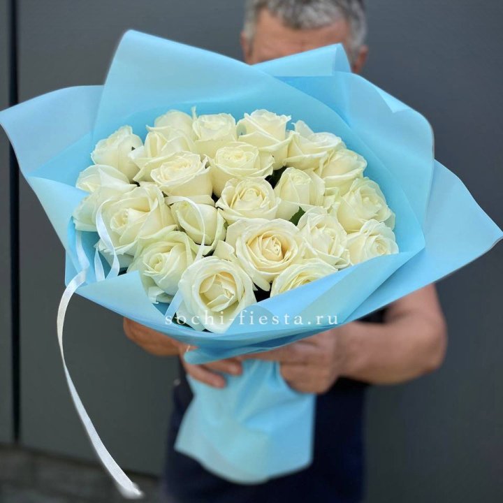 21 белая роза в Саранске
