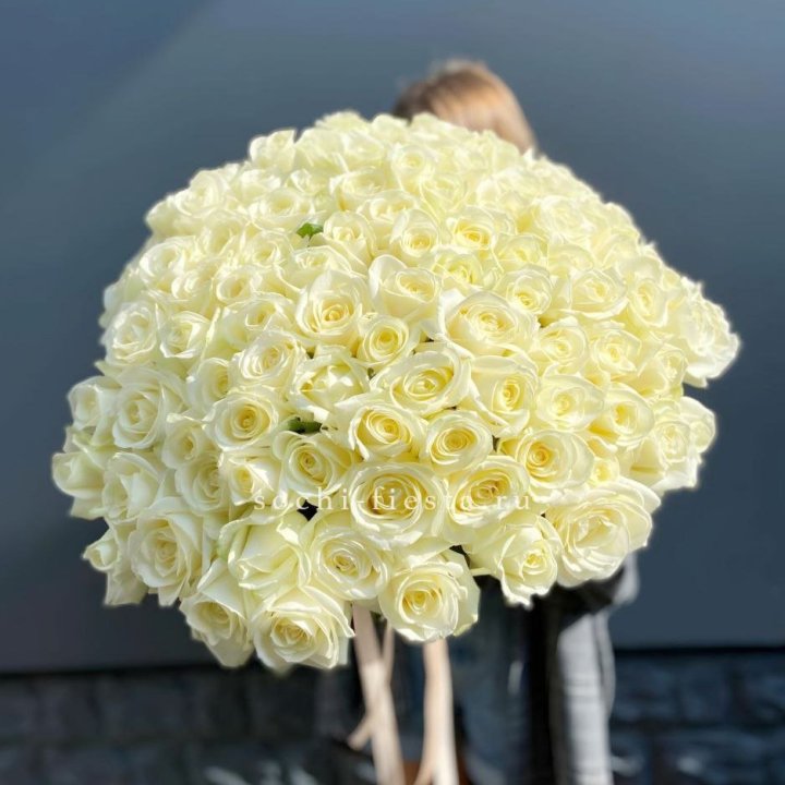 Букет  из 101 белой розы  в Саранске