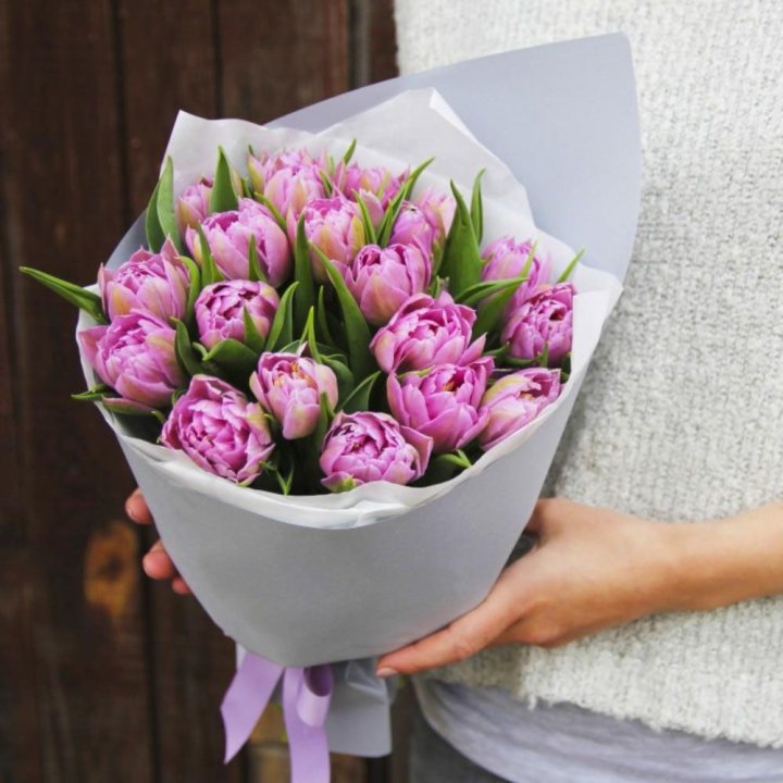Букет пионовидных тюльпанов в Саранске