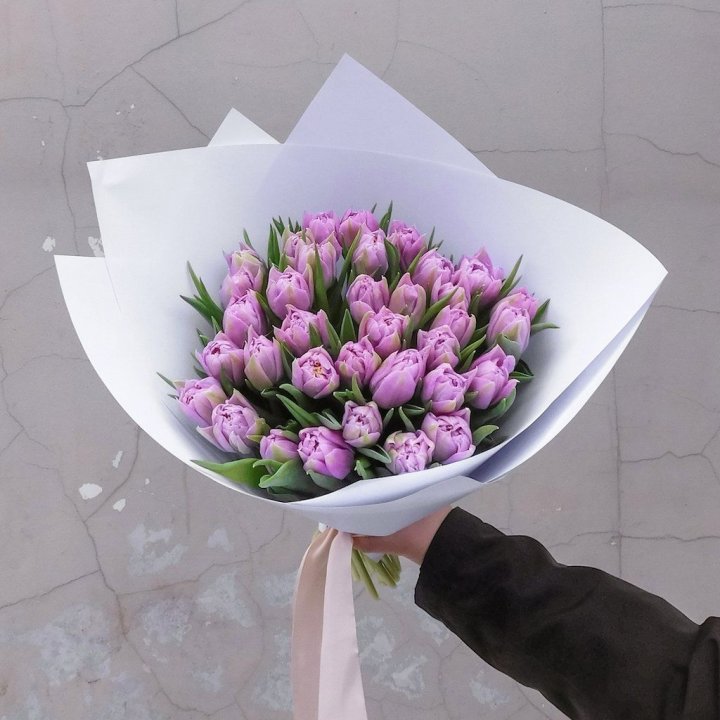 35 сиреневых тюльпанов в Саранске