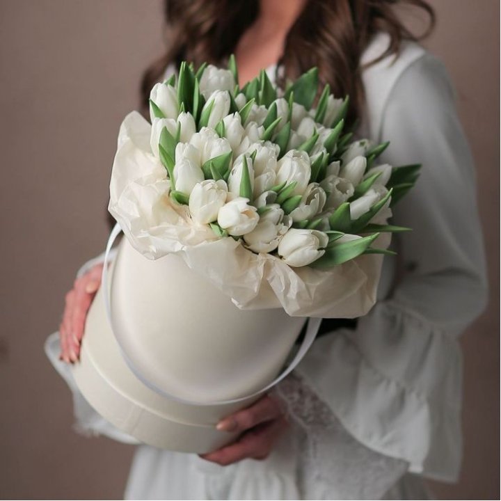 Тюльпаны в цилиндре  в Саранске